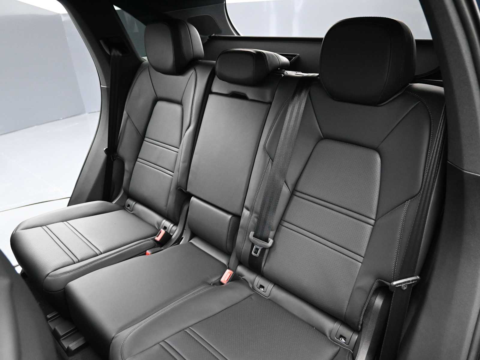 Thumbnail: 2026 Porsche Cayenne - 17