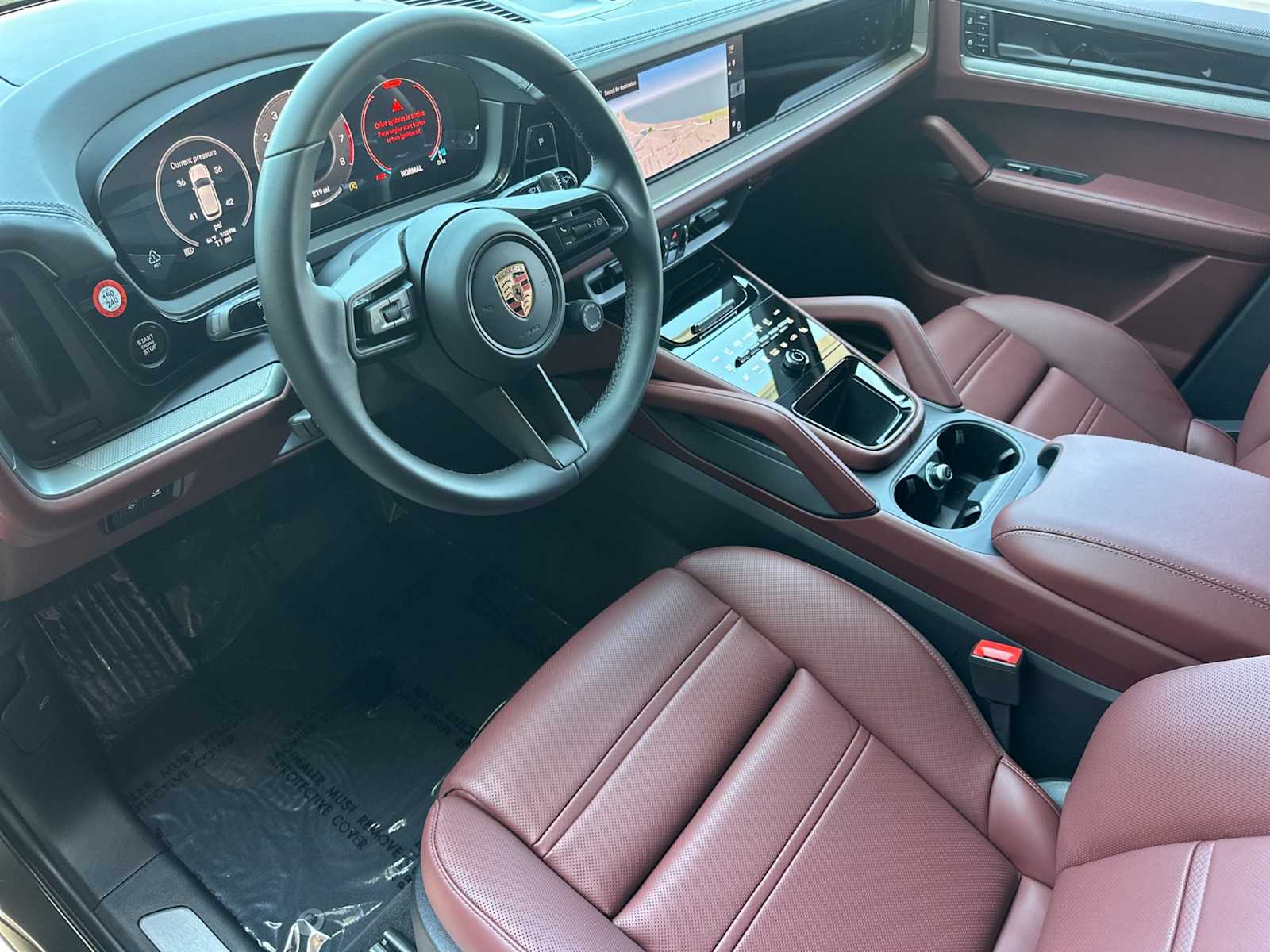 2025 Porsche Cayenne photo 4