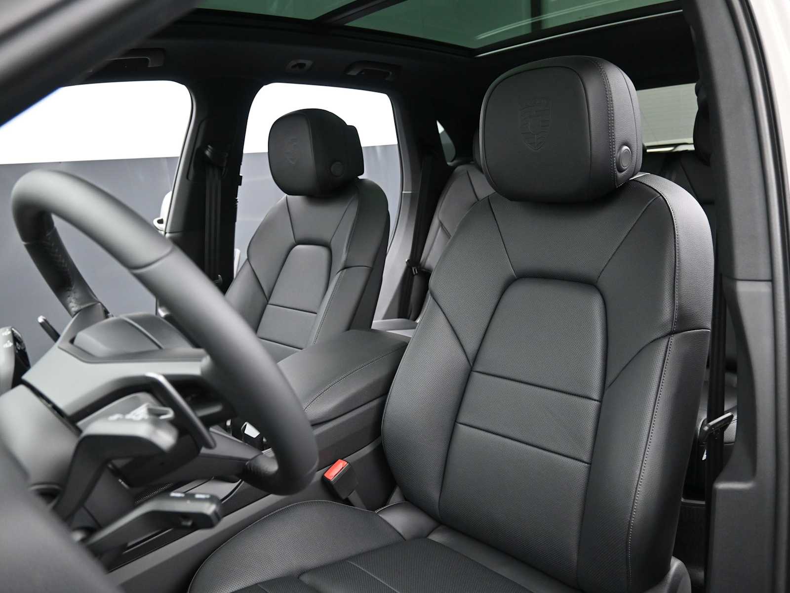 Thumbnail: 2026 Porsche Cayenne - 5