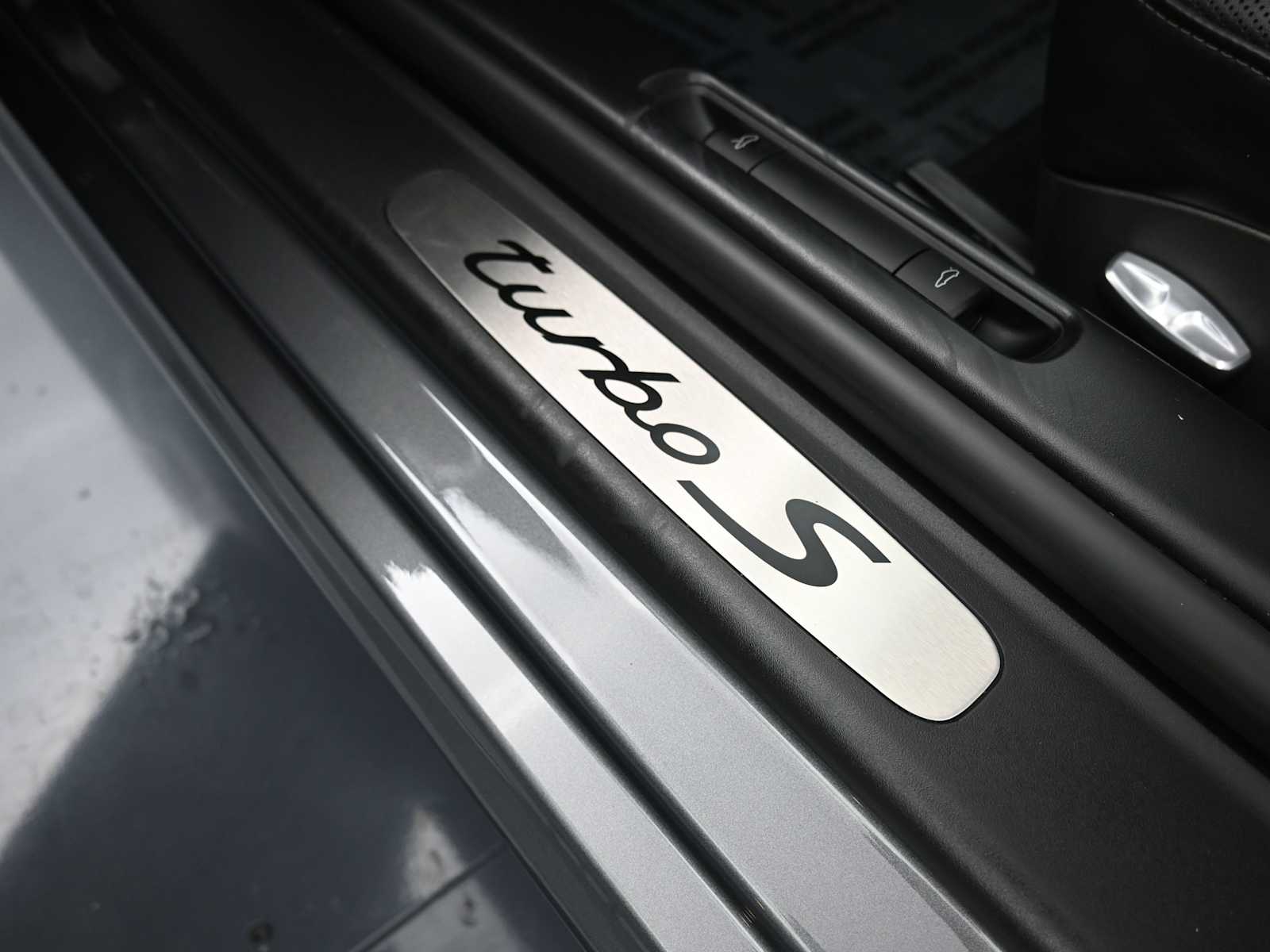 Thumbnail: 2013 Porsche 911 - 19
