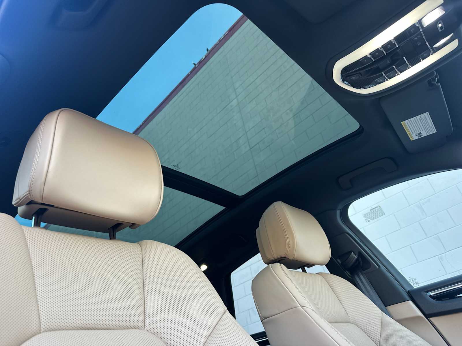 Thumbnail: 2026 Porsche Macan - 18