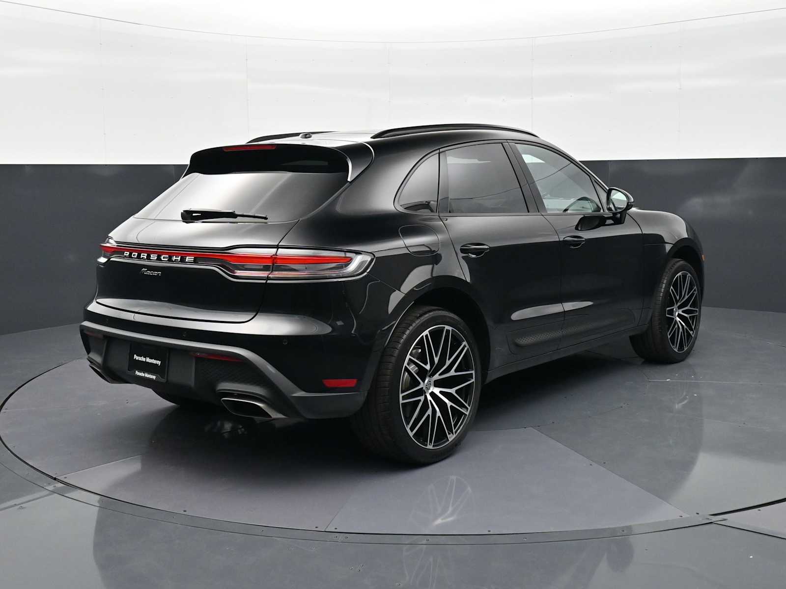 Thumbnail: 2025 Porsche Macan - 28