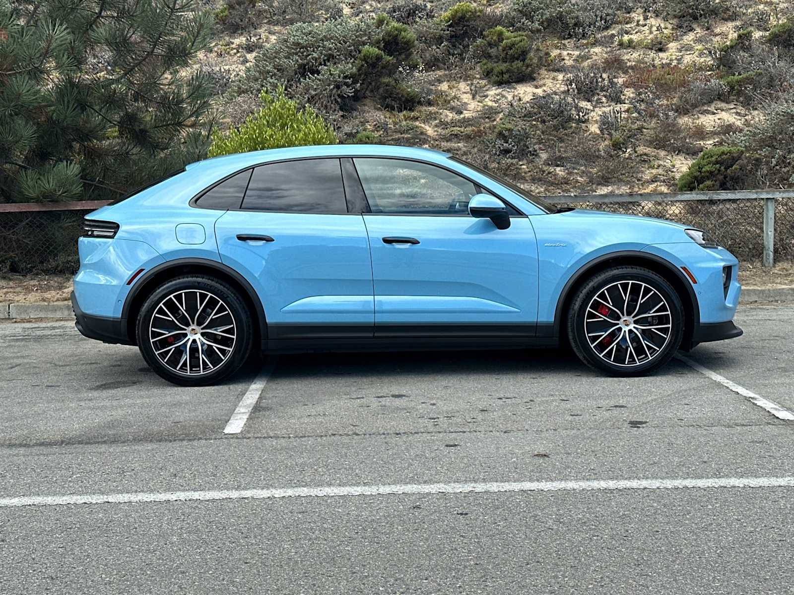 Thumbnail: 2025 Porsche Macan - 9