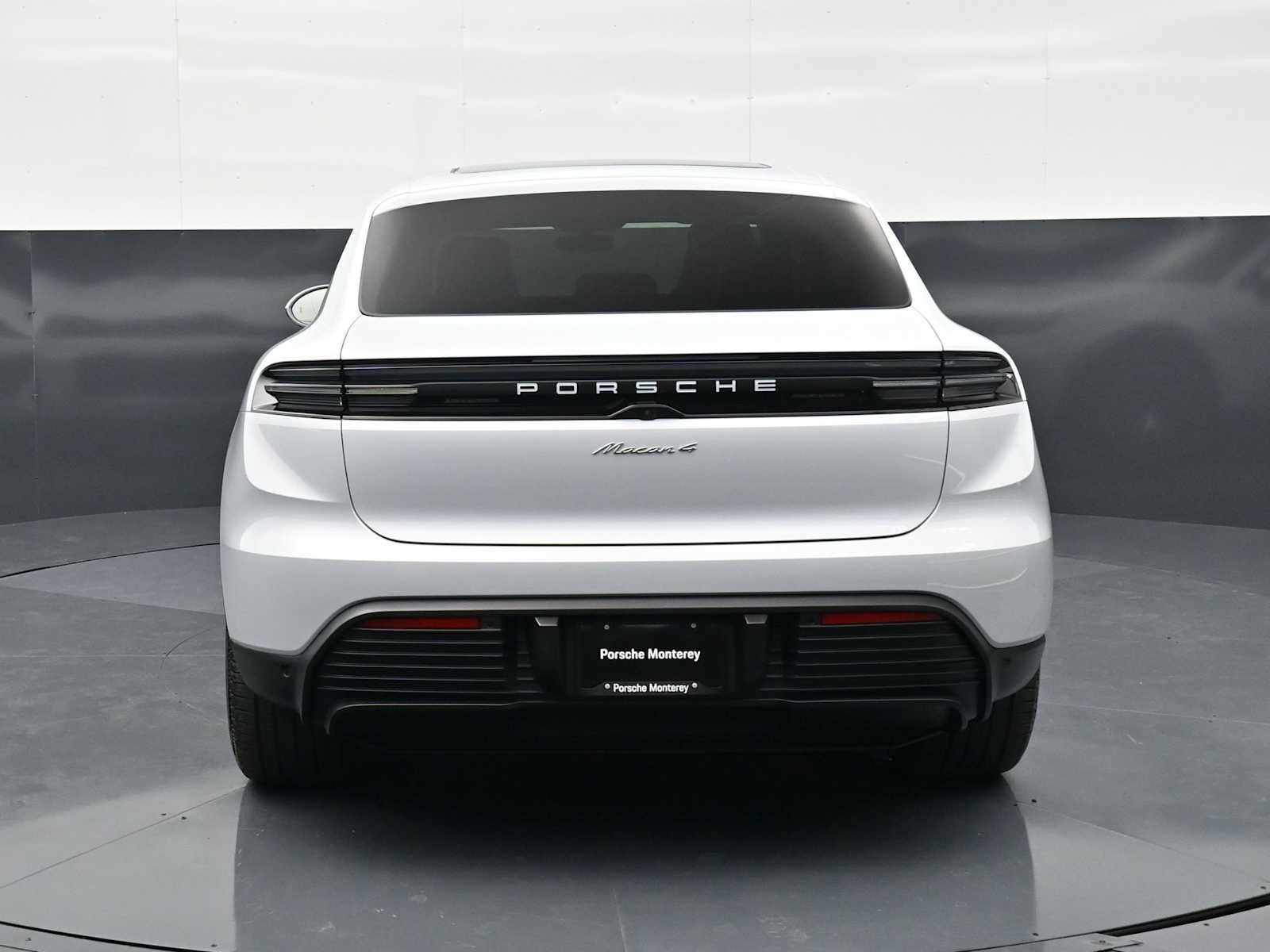 Thumbnail: 2026 Porsche Macan - 31