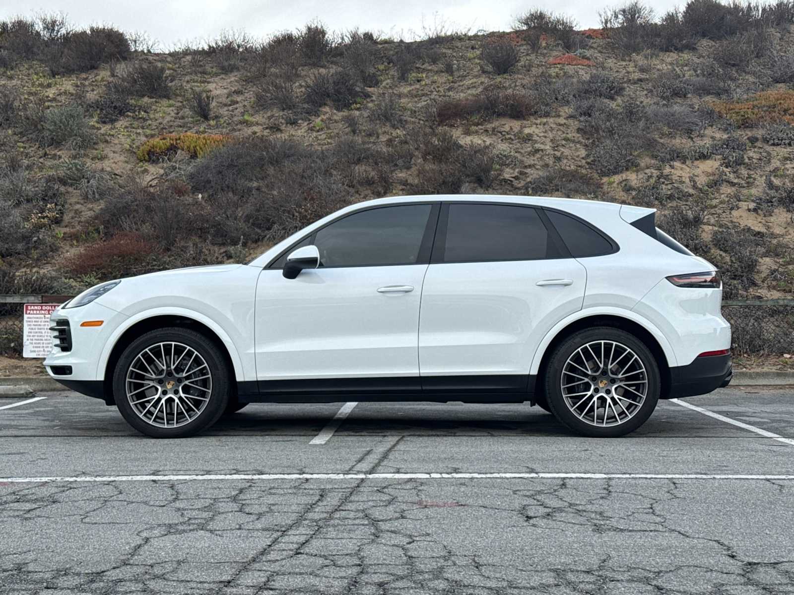 Thumbnail: 2022 Porsche Cayenne - 2