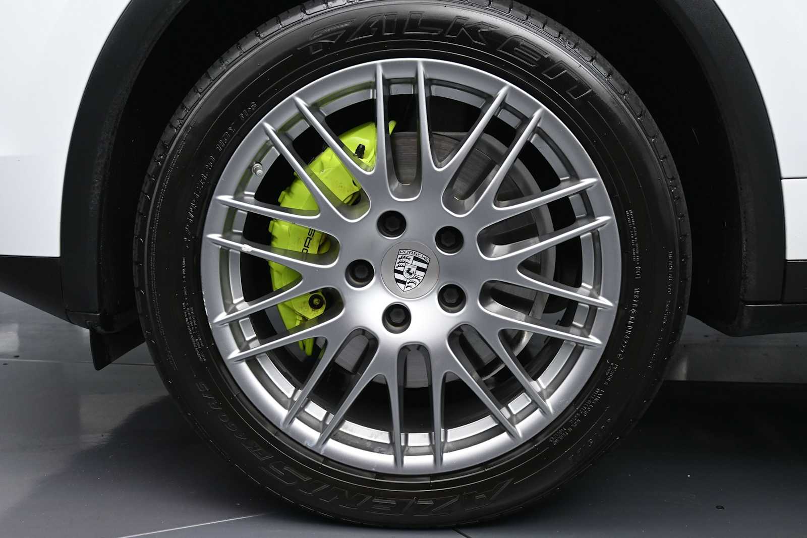 Thumbnail: 2015 Porsche Cayenne - 21