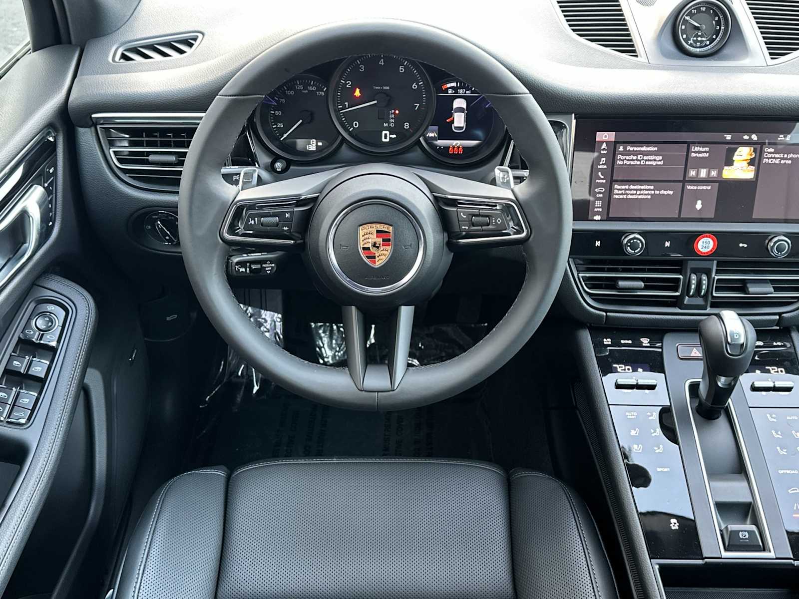 Thumbnail: 2026 Porsche Macan - 15