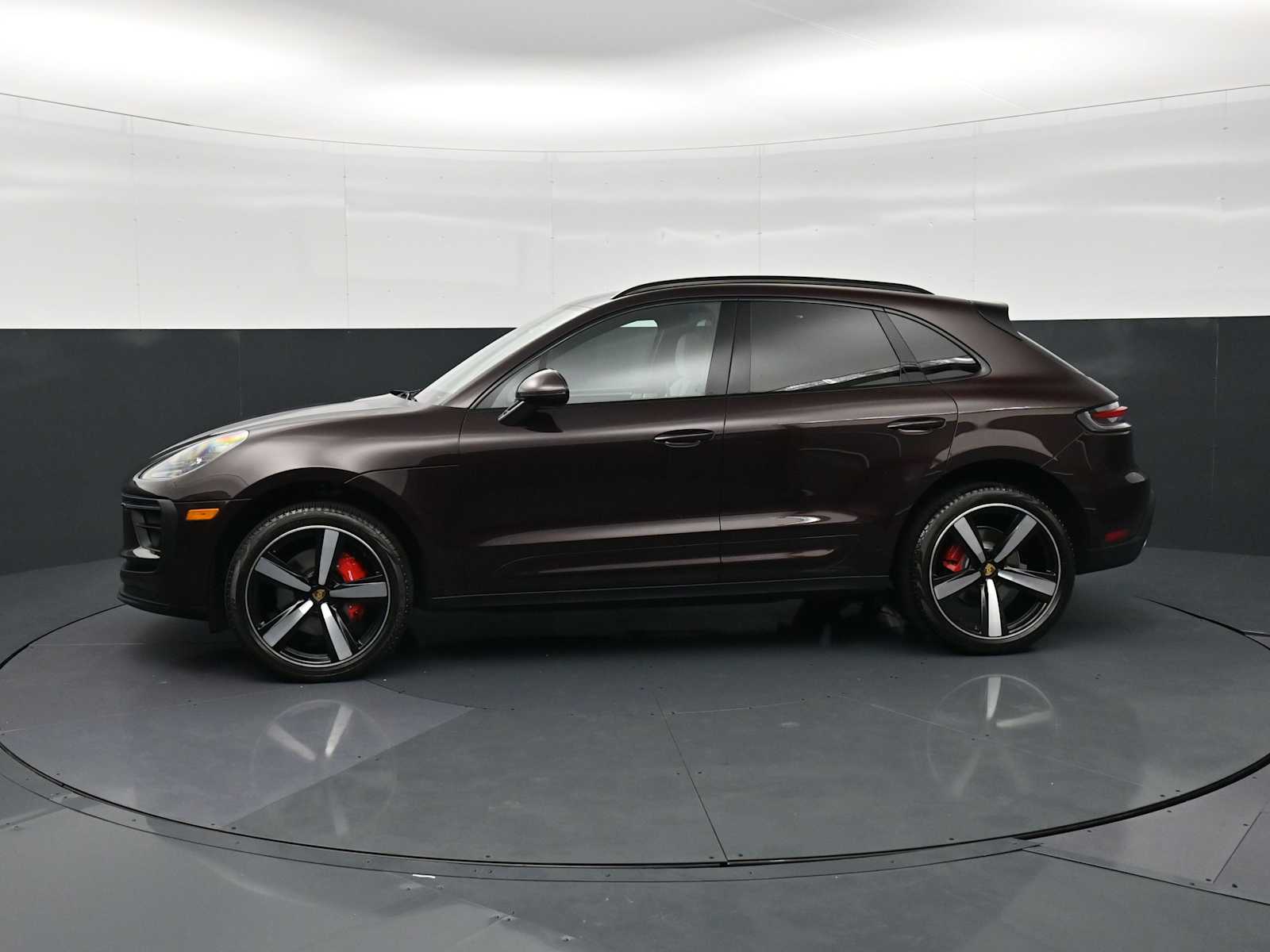 Thumbnail: 2026 Porsche Macan - 2