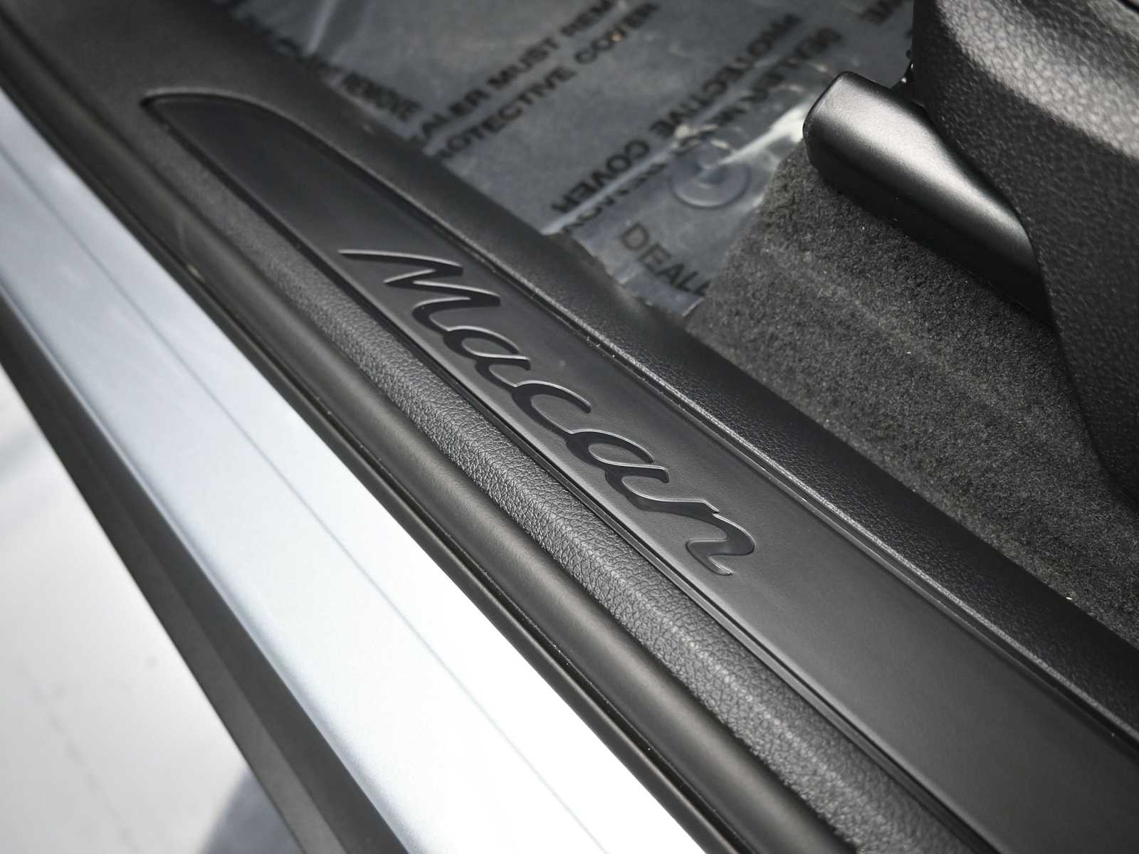 Thumbnail: 2026 Porsche Macan - 17