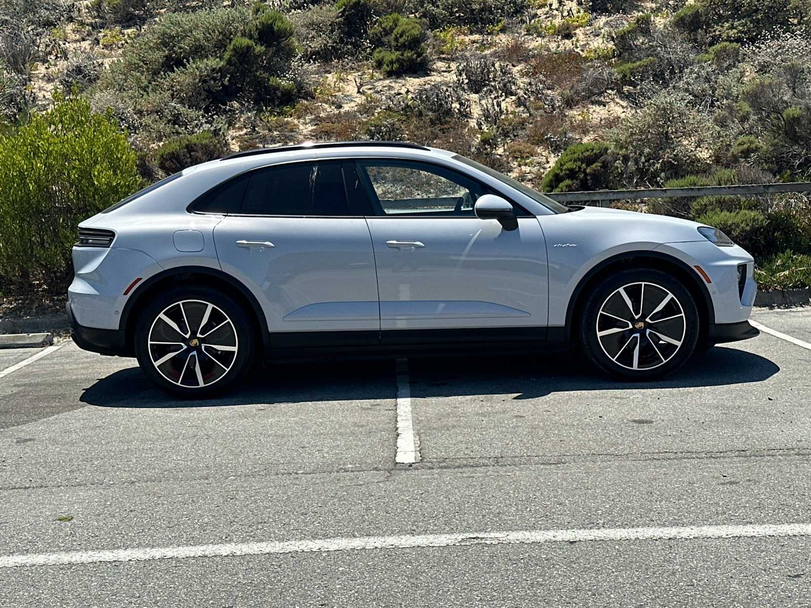 Thumbnail: 2025 Porsche Macan - 9