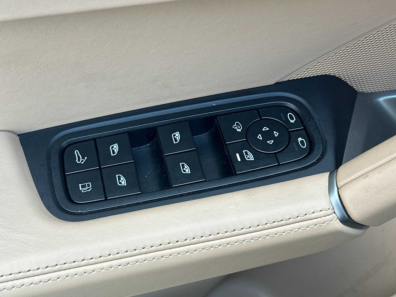 Thumbnail: 2025 Porsche Cayenne - 13