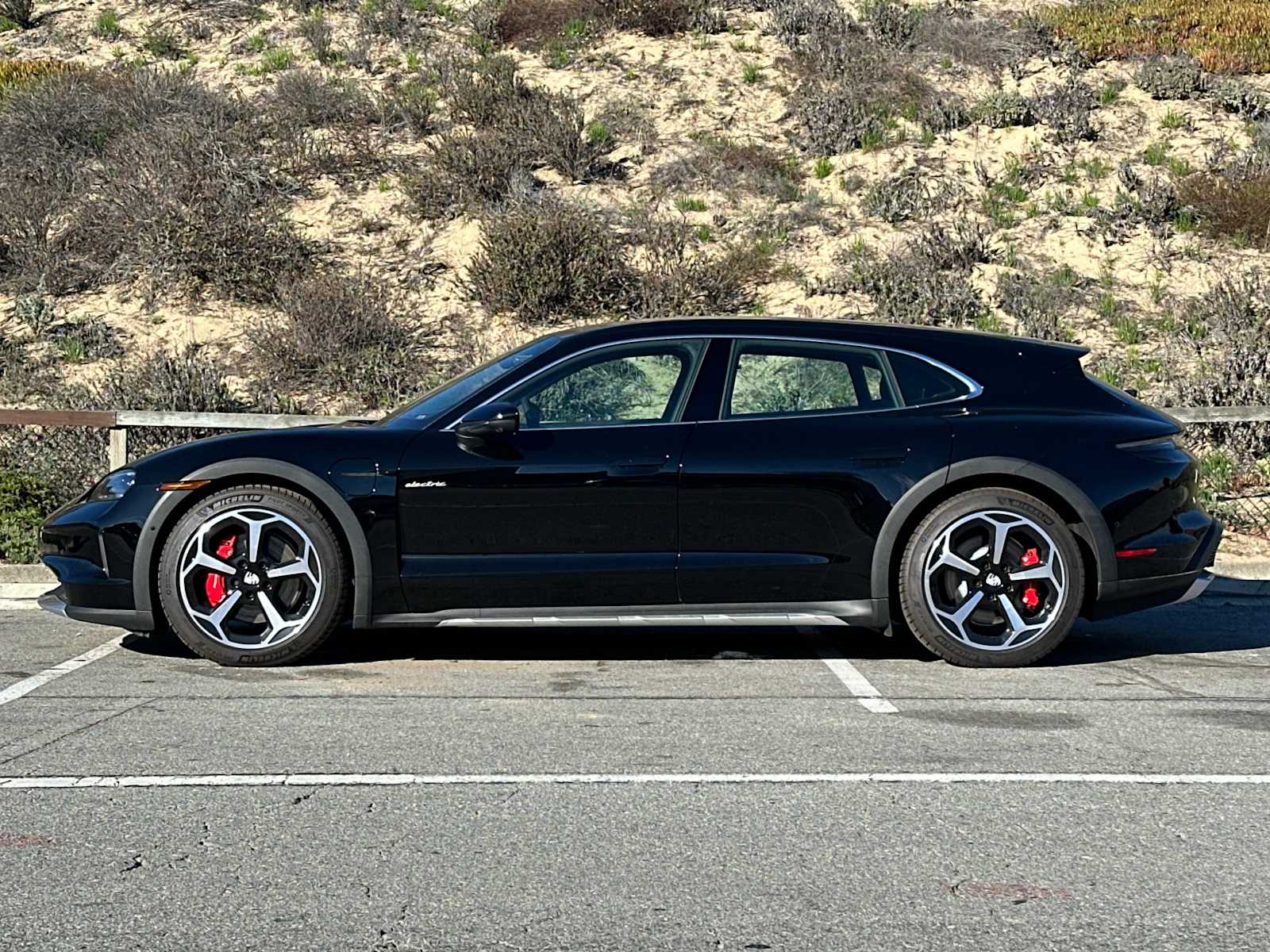 Thumbnail: 2025 Porsche Taycan - 2