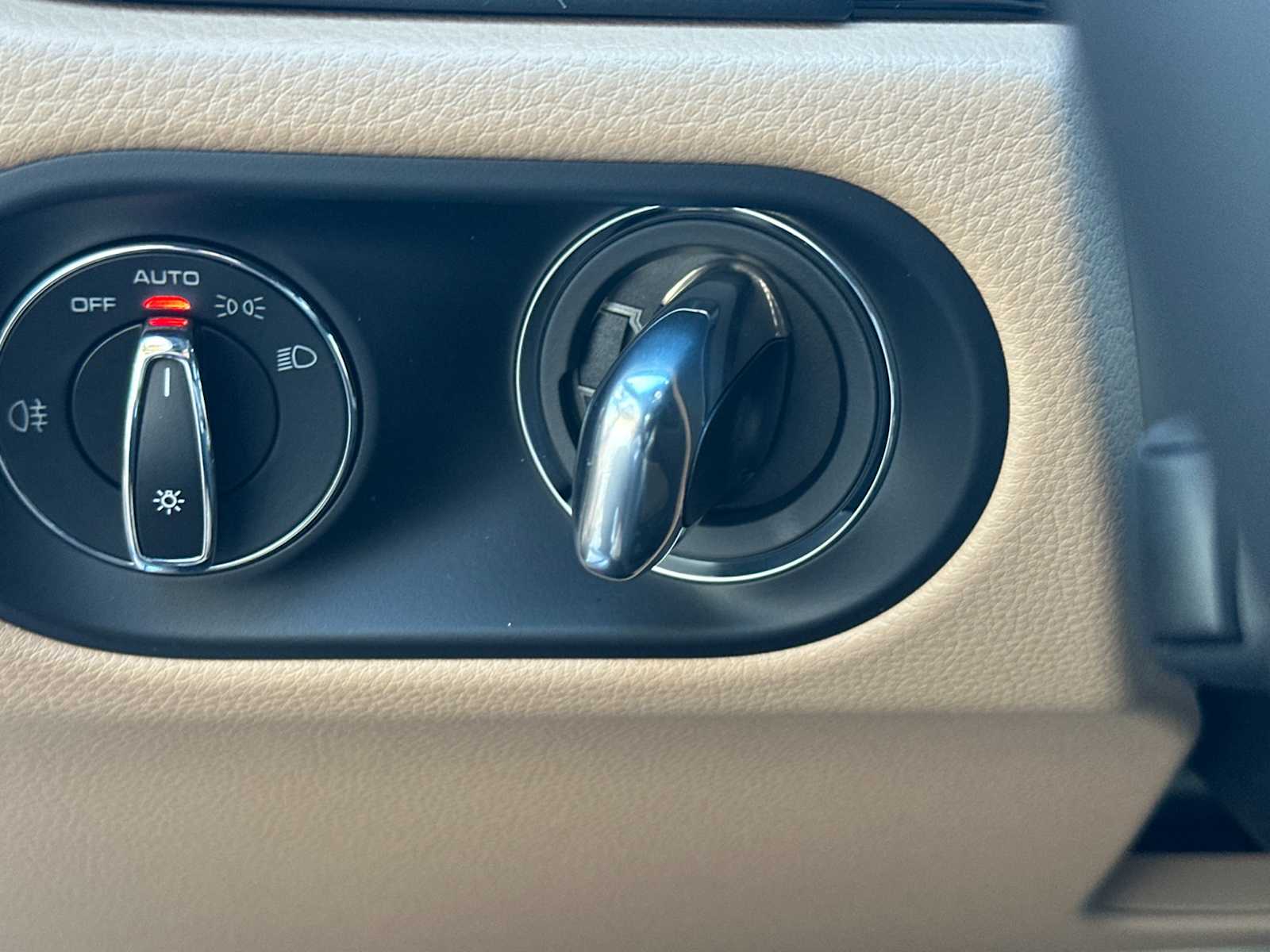 Thumbnail: 2026 Porsche Macan - 24