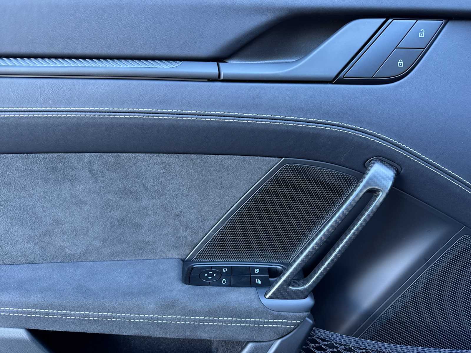 Thumbnail: 2026 Porsche 911 - 12