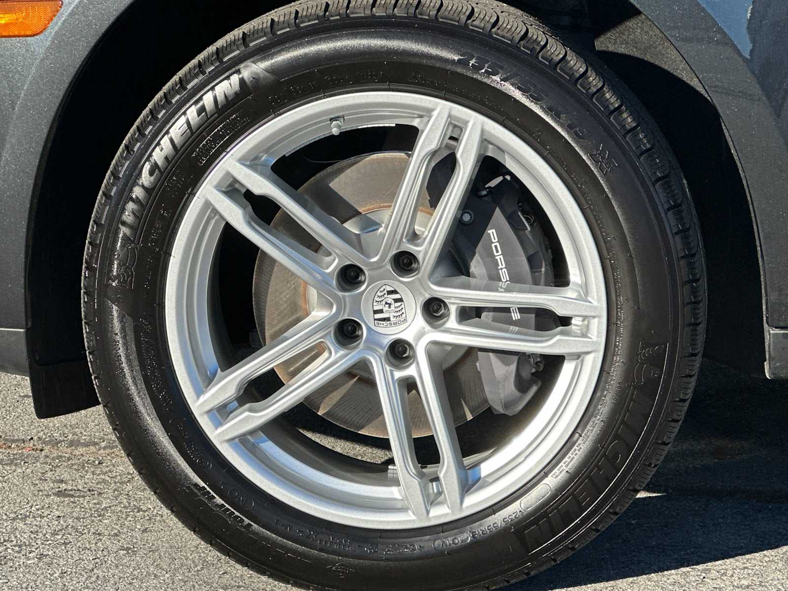 Thumbnail: 2026 Porsche Macan - 29