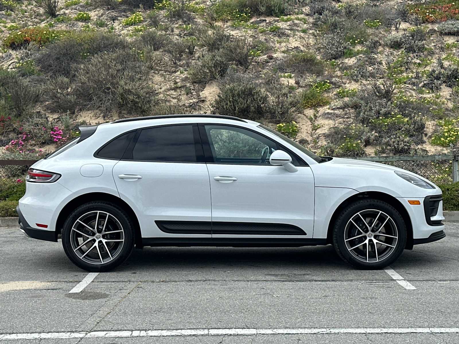 Thumbnail: 2025 Porsche Macan - 9