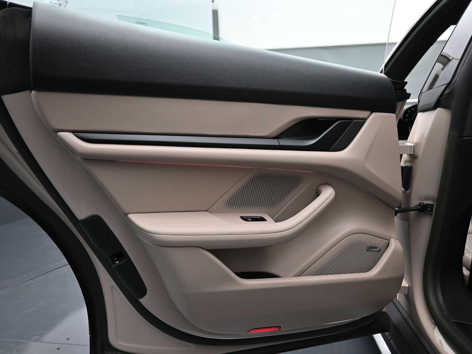 Thumbnail: 2023 Porsche Taycan - 12