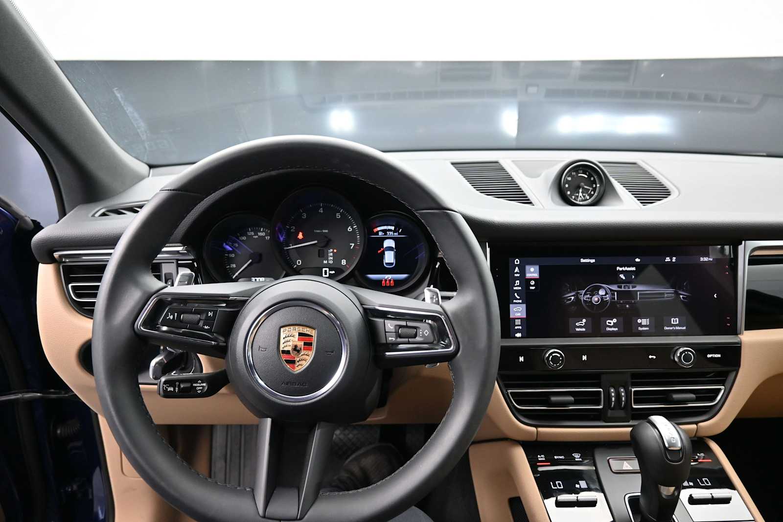 Thumbnail: 2026 Porsche Macan - 9