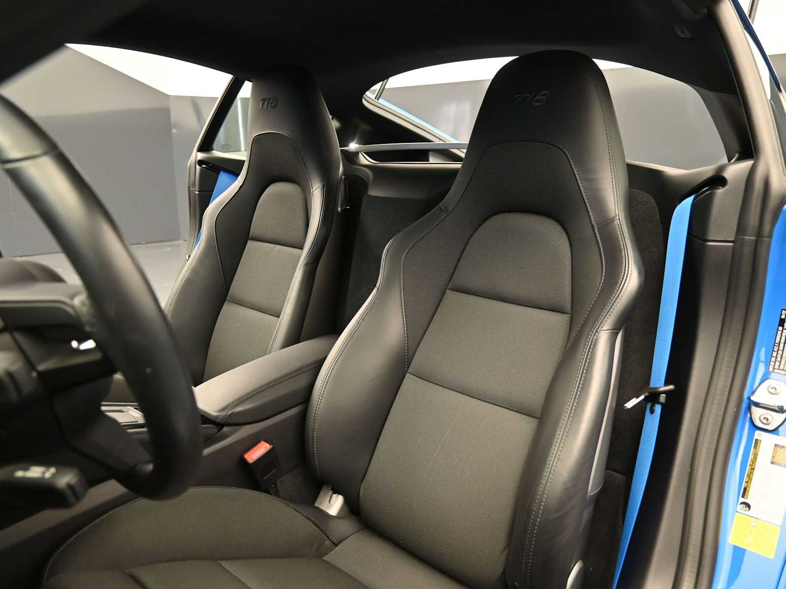 Thumbnail: 2022 Porsche 718 Cayman - 4