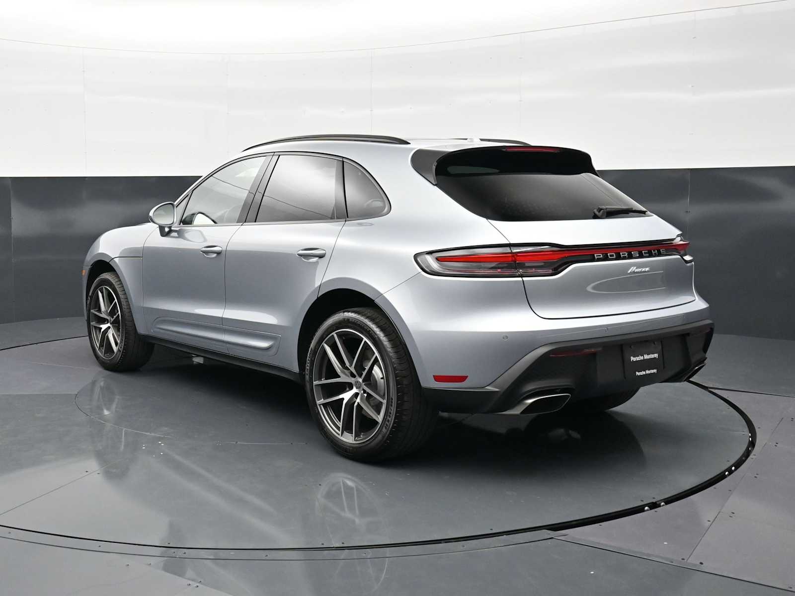 Thumbnail: 2026 Porsche Macan - 3