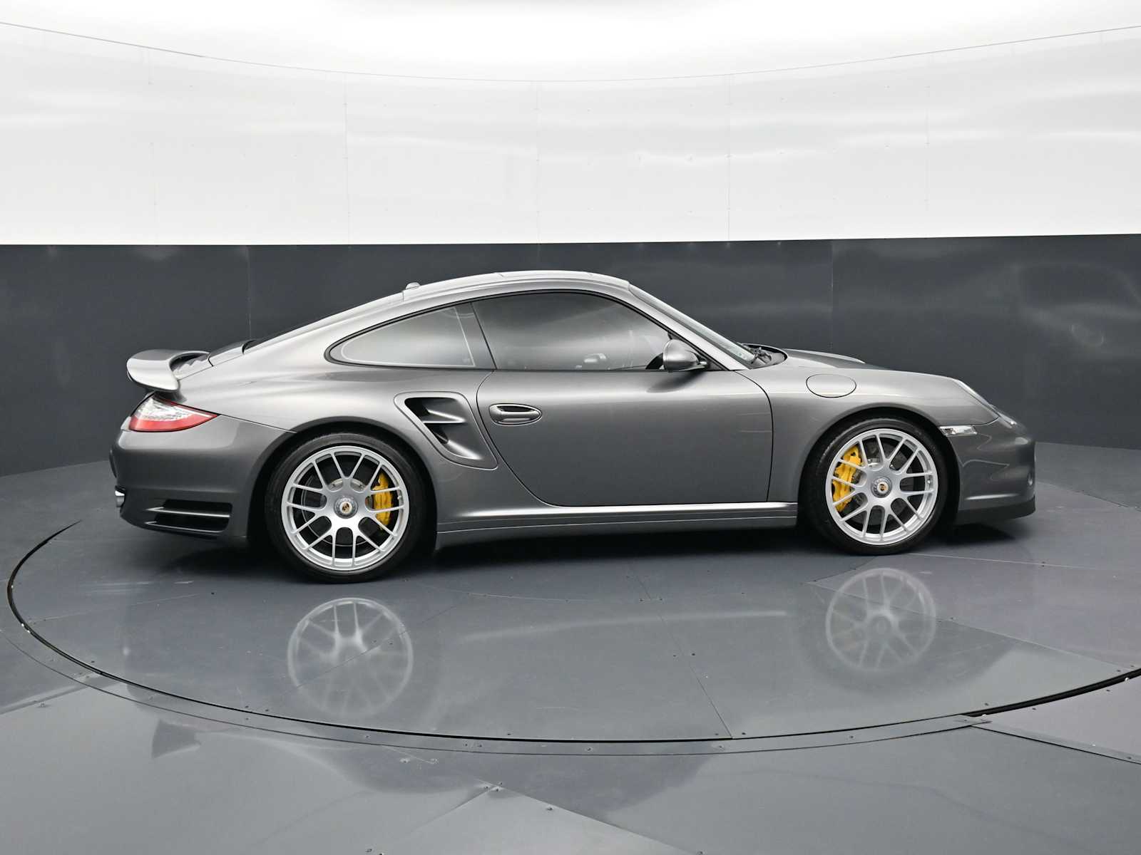 Thumbnail: 2013 Porsche 911 - 28