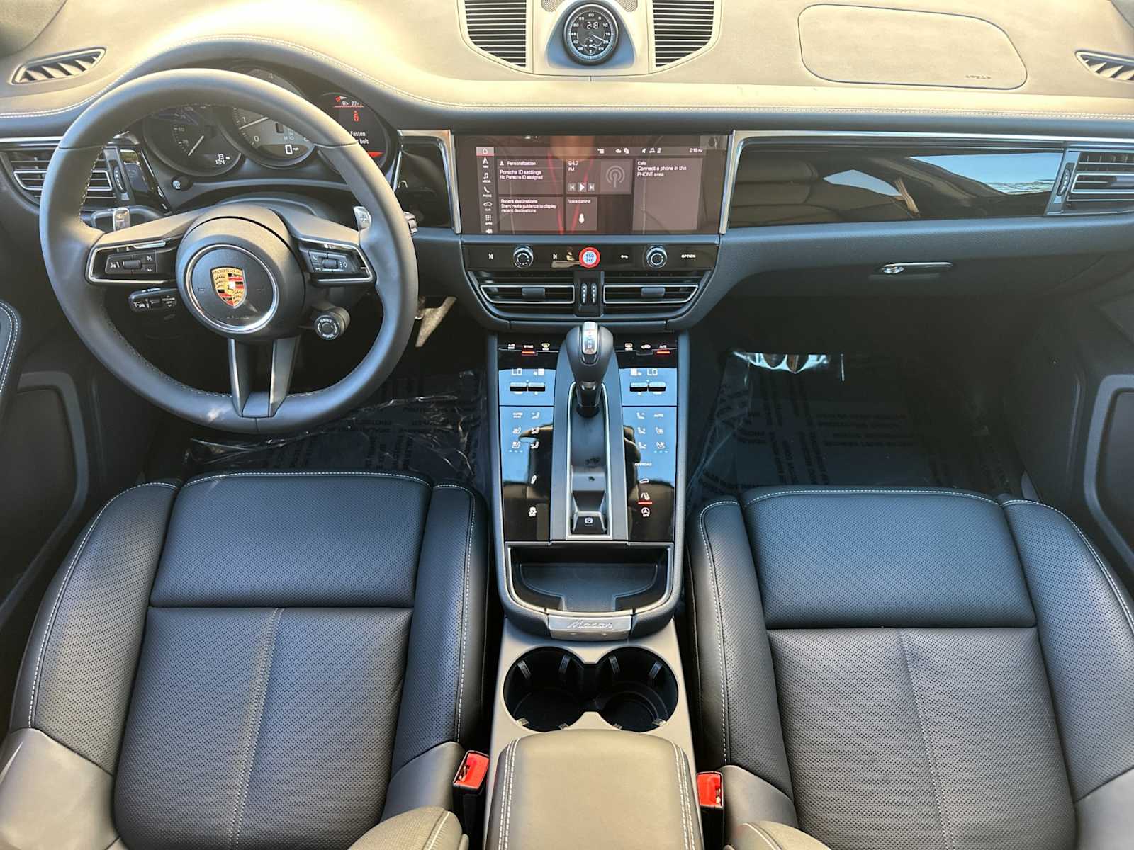 Thumbnail: 2026 Porsche Macan - 6