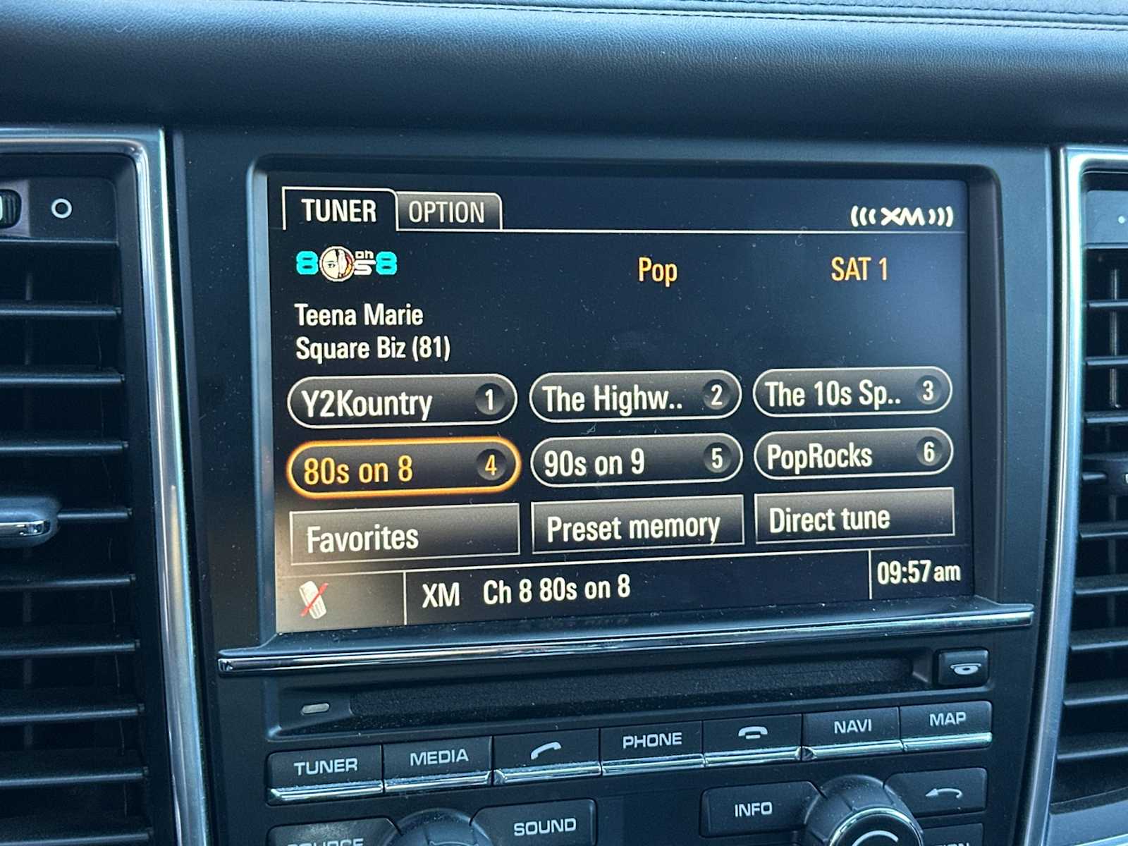 Thumbnail: 2013 Porsche Panamera - 18