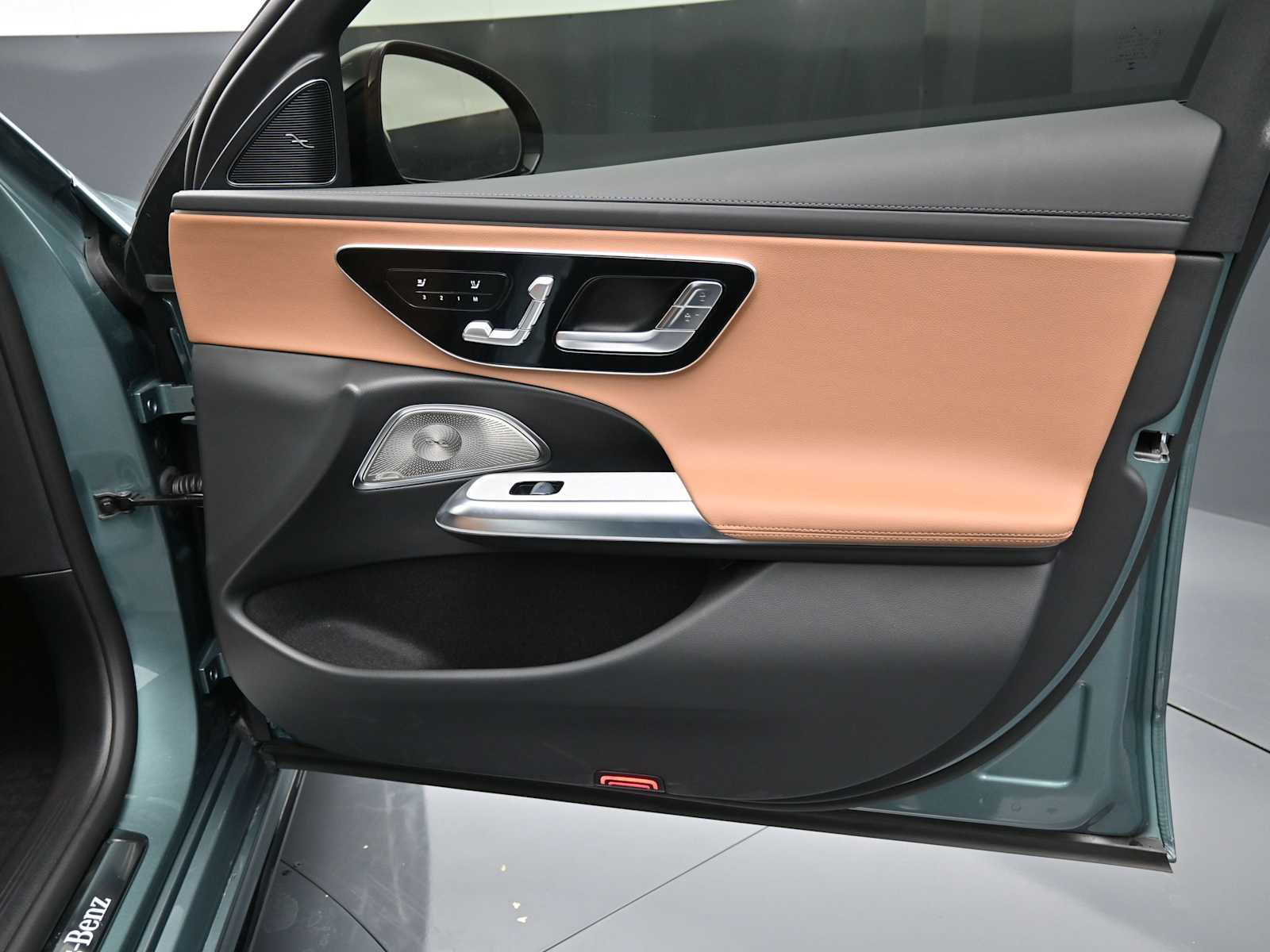 Thumbnail: 2025 Mercedes-Benz E-Class - 24