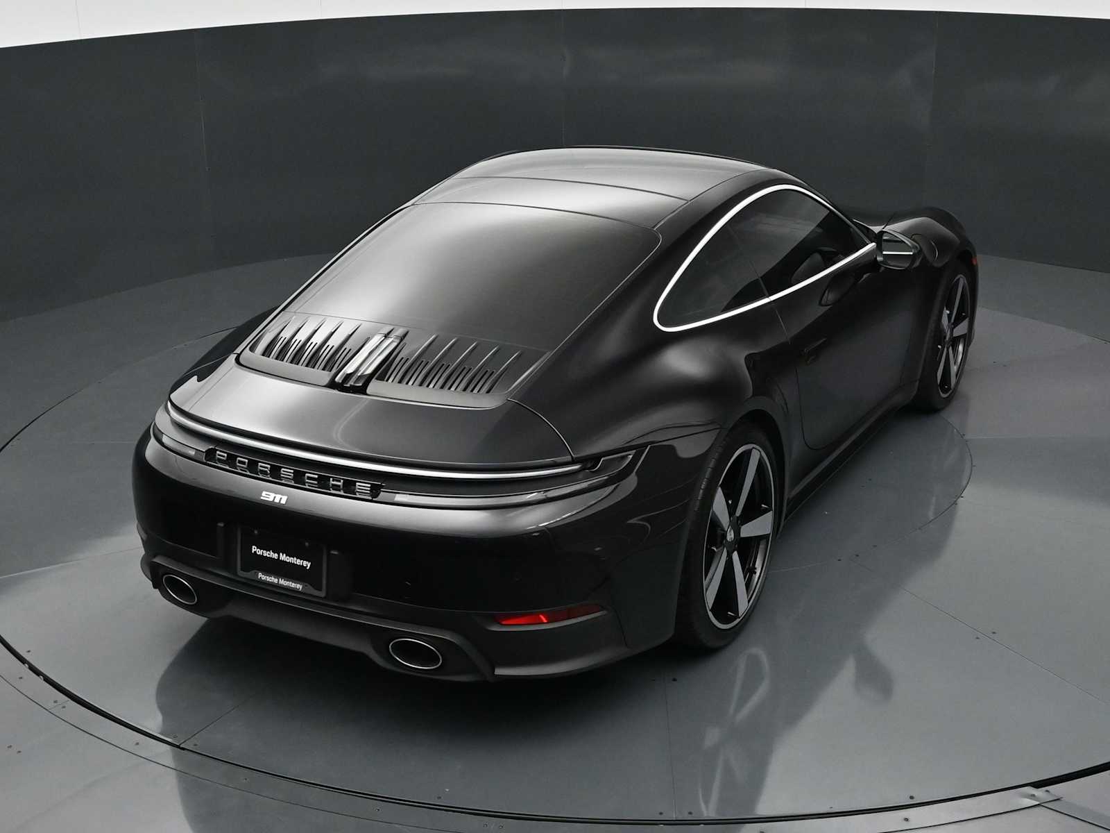 2025 Porsche 911 - Photo 30