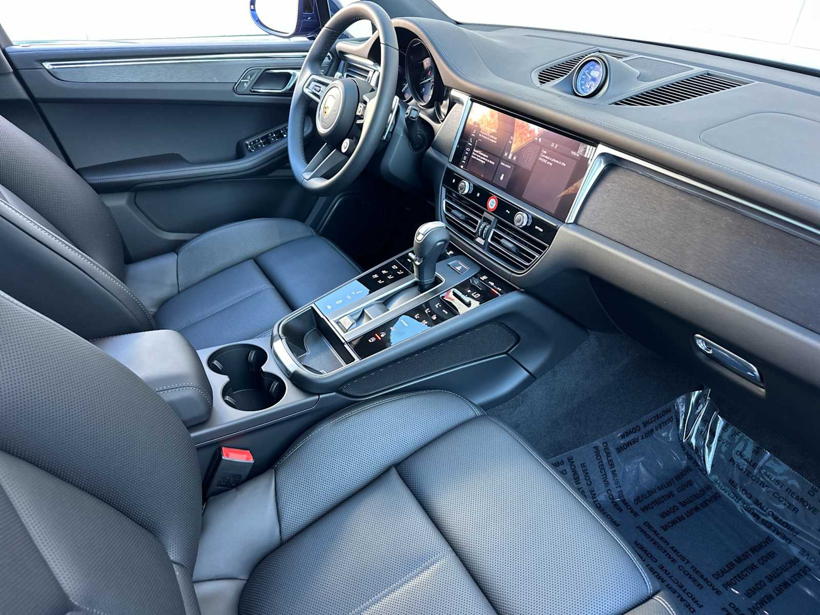 Thumbnail: 2026 Porsche Macan - 17