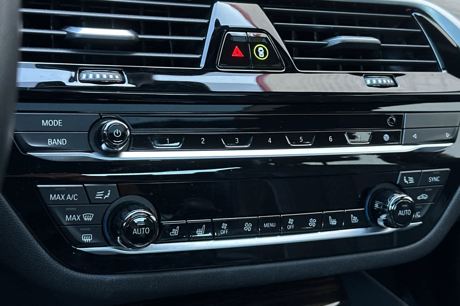 Thumbnail: 2022 BMW 5 Series - 23
