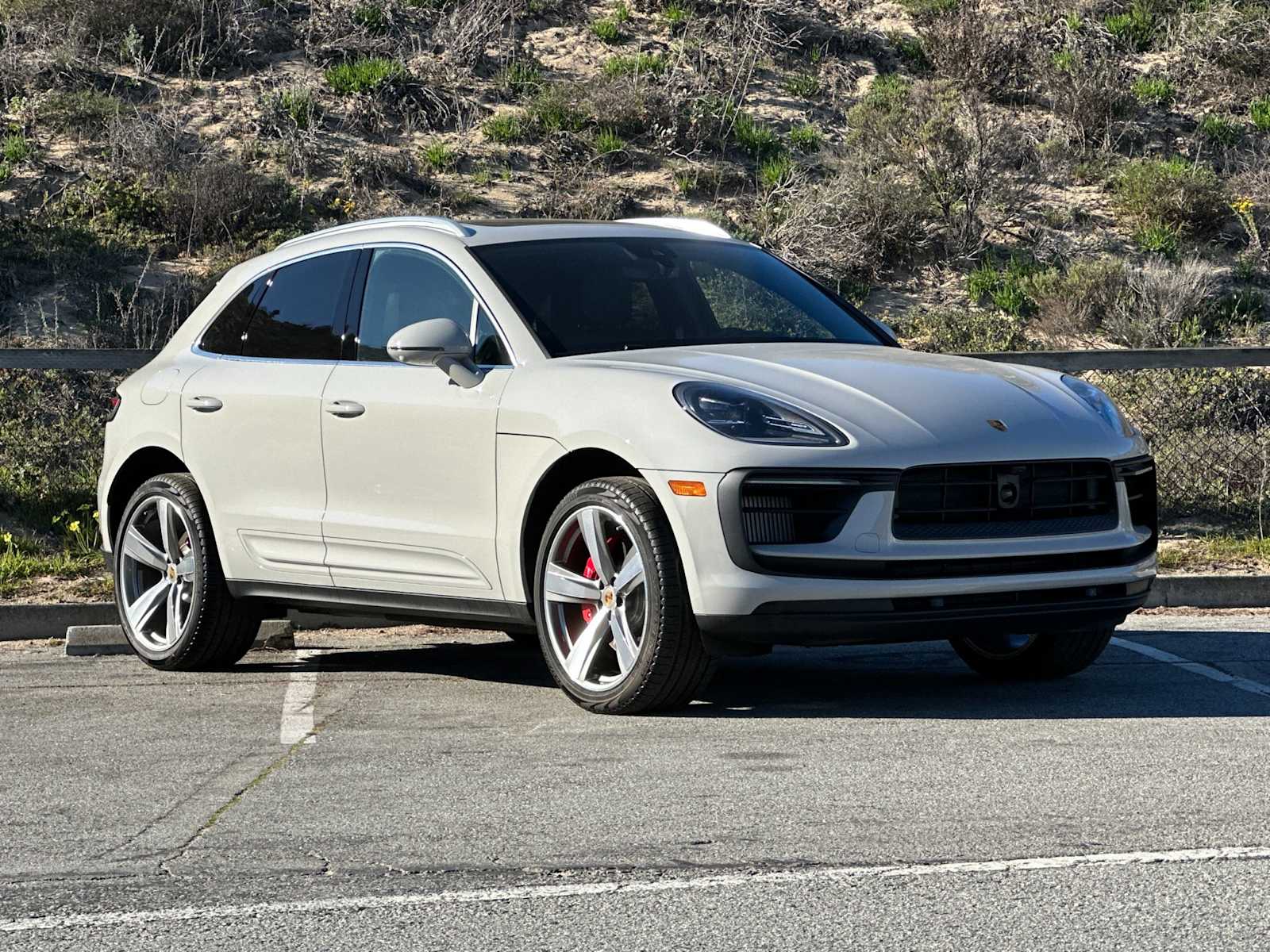 Thumbnail: 2026 Porsche Macan - 10