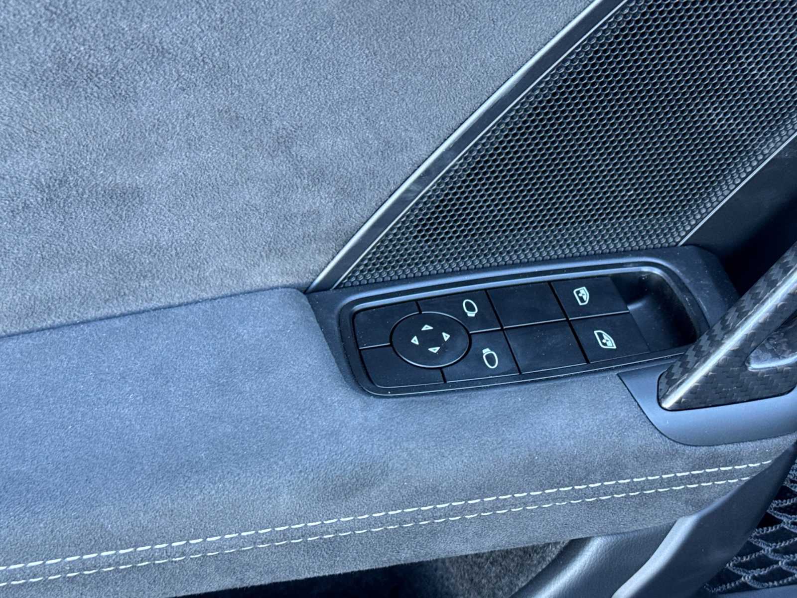 Thumbnail: 2026 Porsche 911 - 13