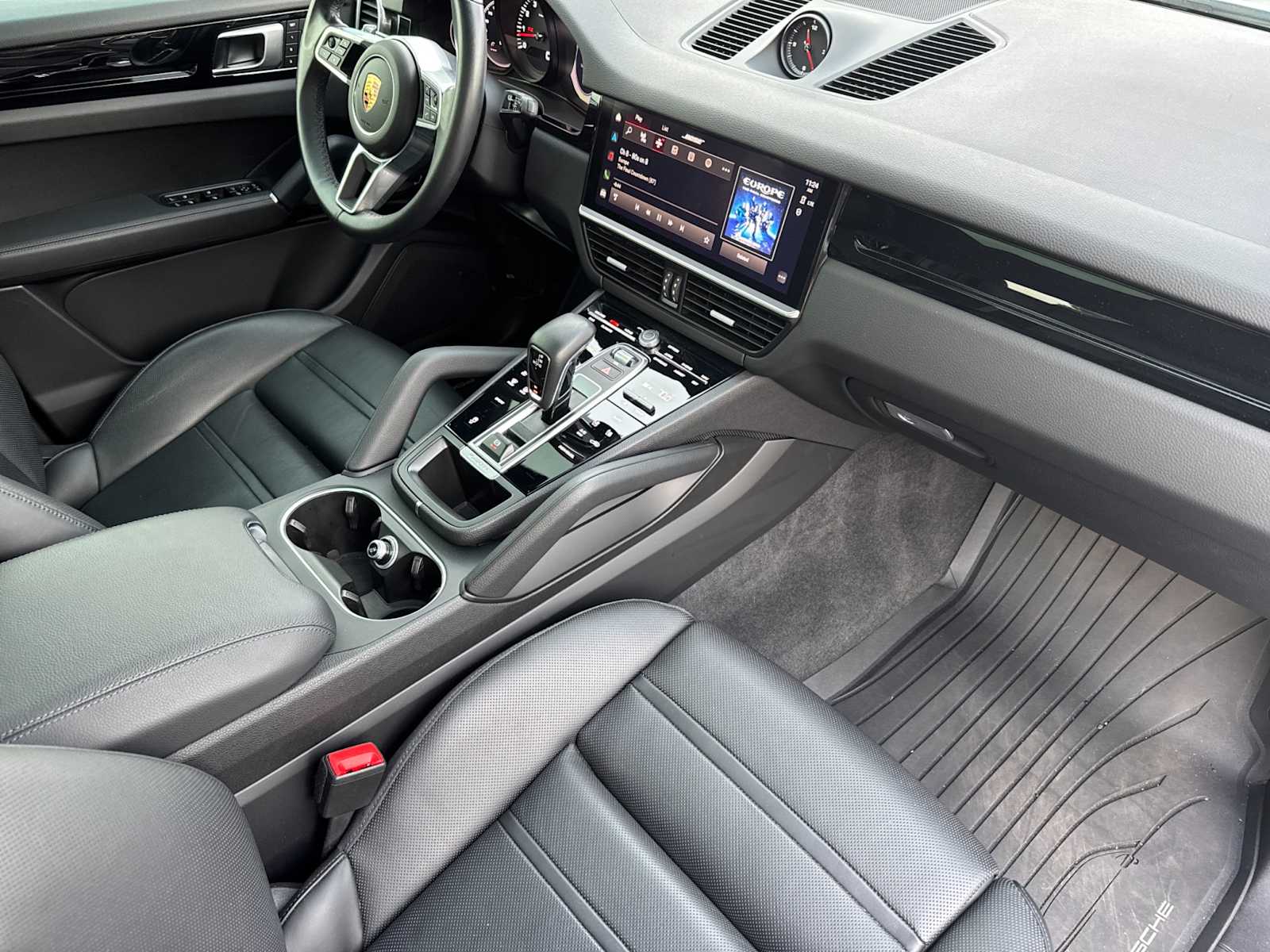 Thumbnail: 2022 Porsche Cayenne - 17