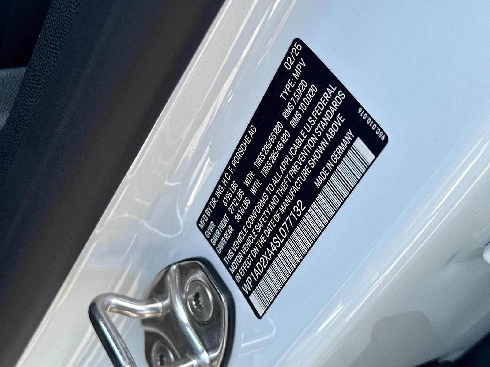 Thumbnail: 2025 Porsche Macan - 27