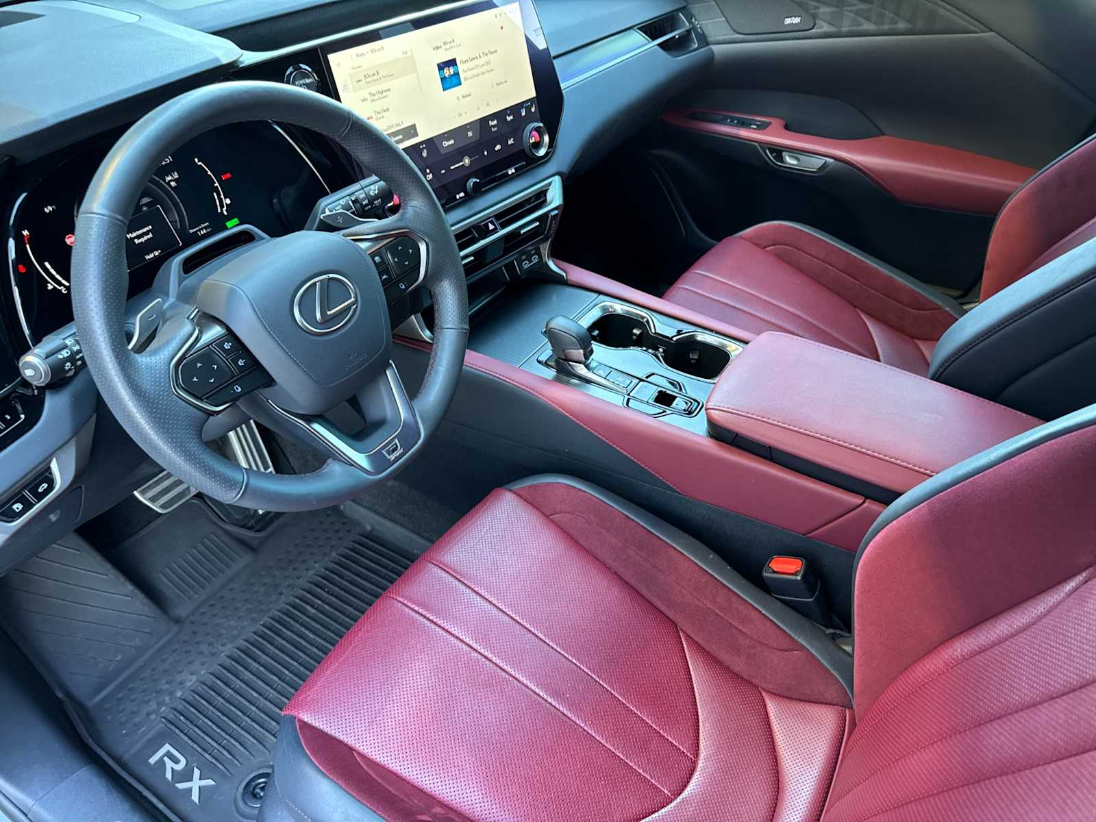 2023 Lexus RX 500h F SPORT Performance photo 4