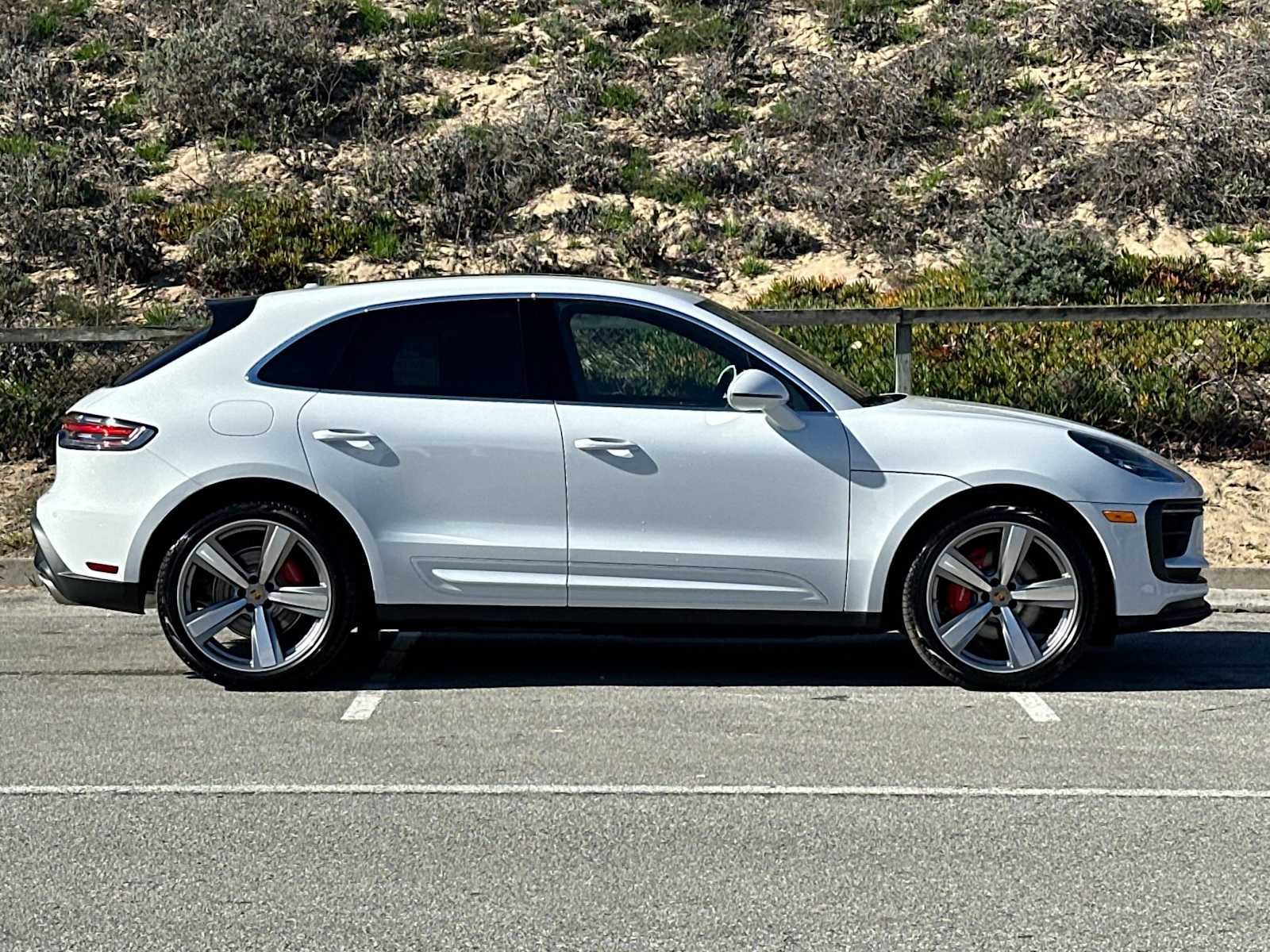 Thumbnail: 2026 Porsche Macan - 9
