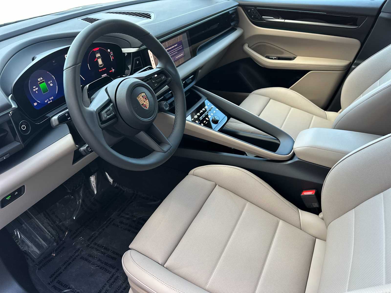 Thumbnail: 2026 Porsche Macan - 4