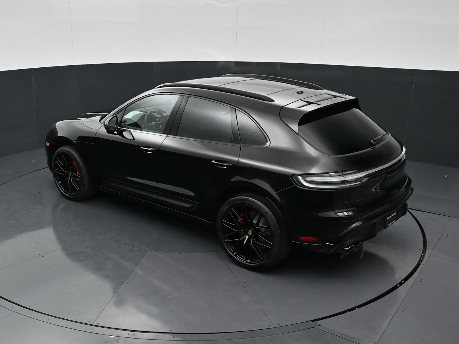Thumbnail: 2026 Porsche Macan - 31