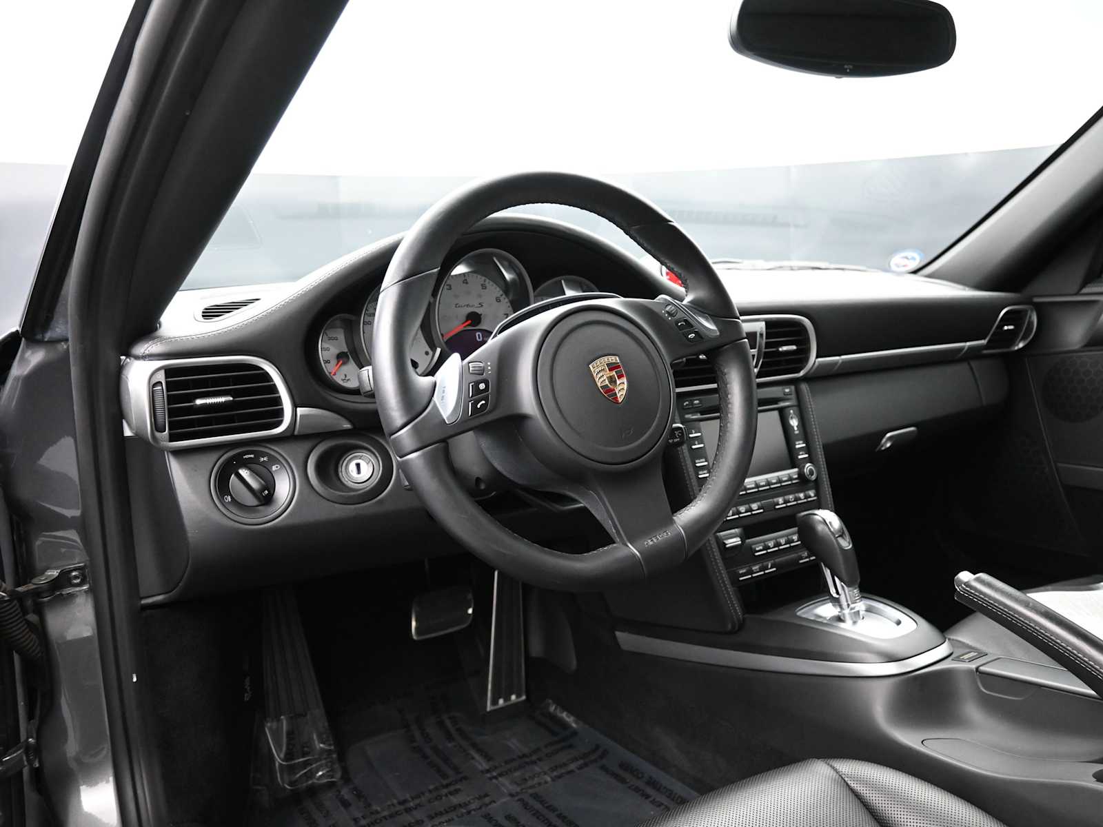 Thumbnail: 2013 Porsche 911 - 4
