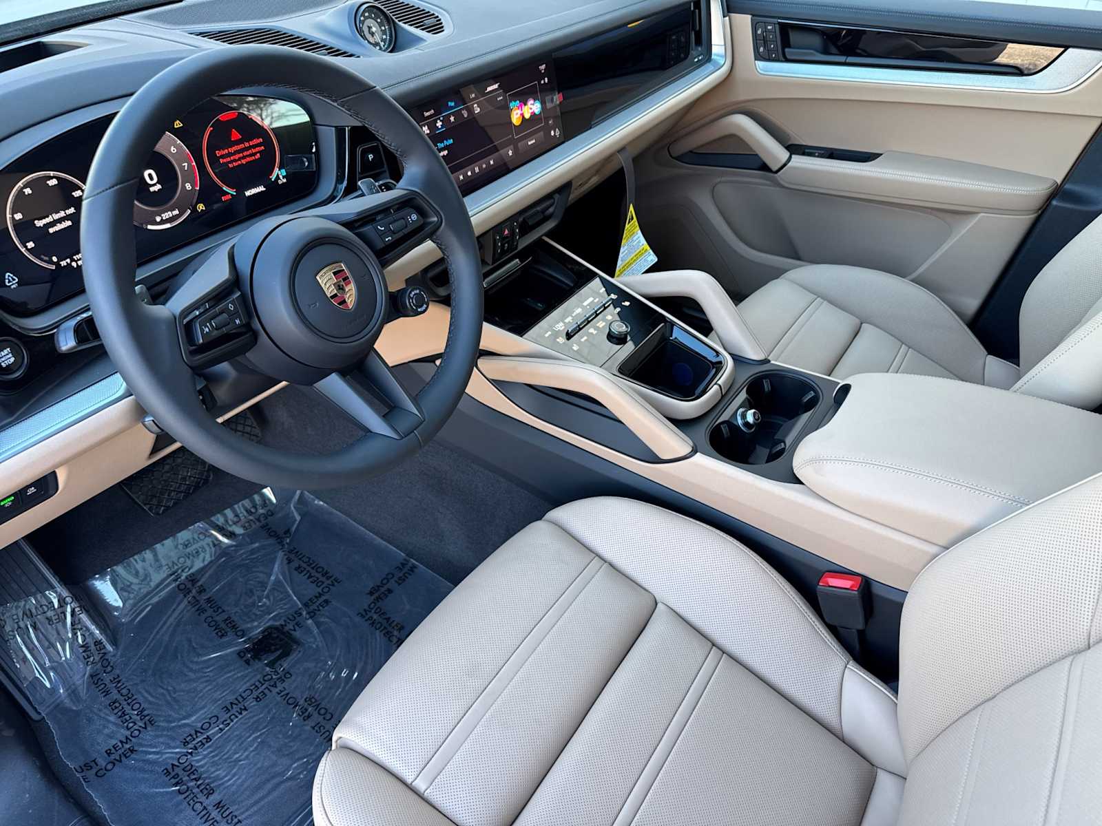 2025 Porsche Cayenne Coupe photo 4