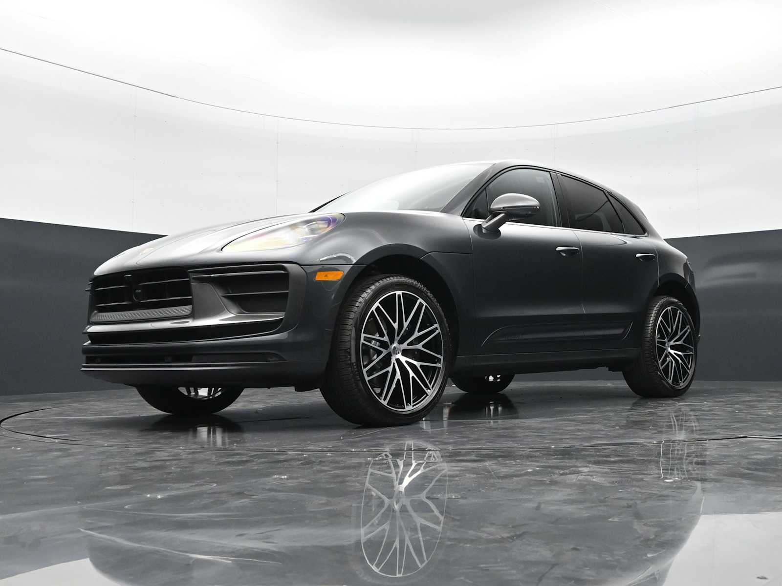 Thumbnail: 2025 Porsche Macan - 39