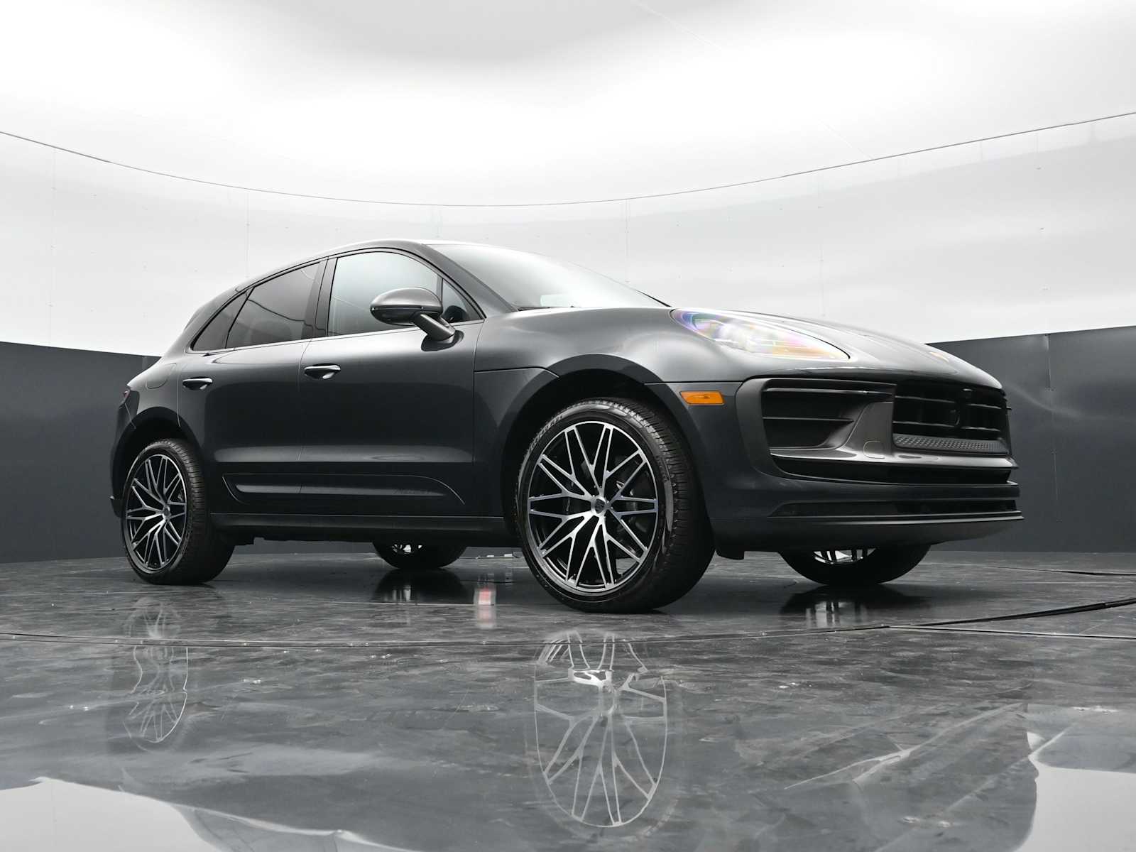 Thumbnail: 2025 Porsche Macan - 45