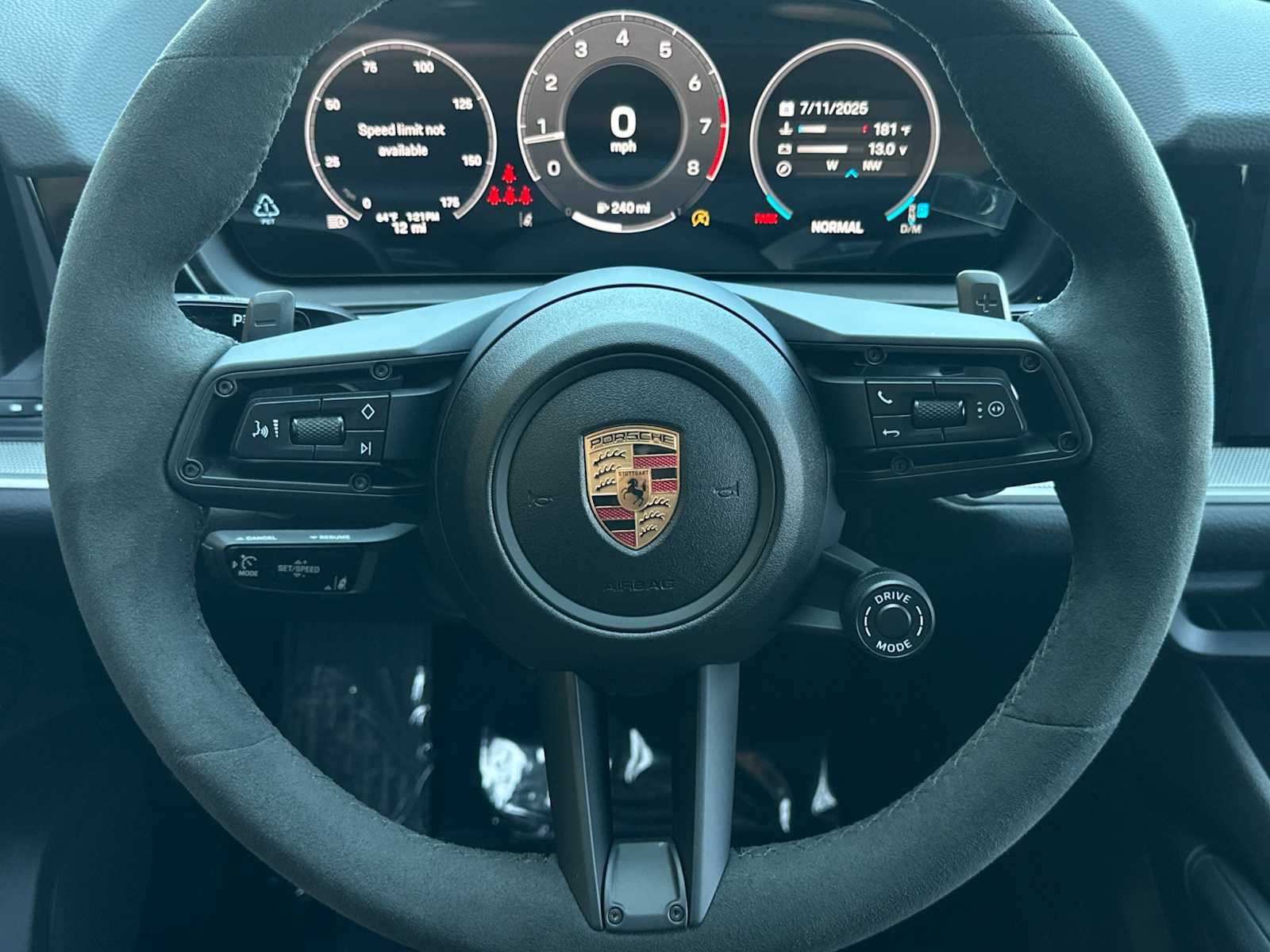 Thumbnail: 2025 Porsche  - 24