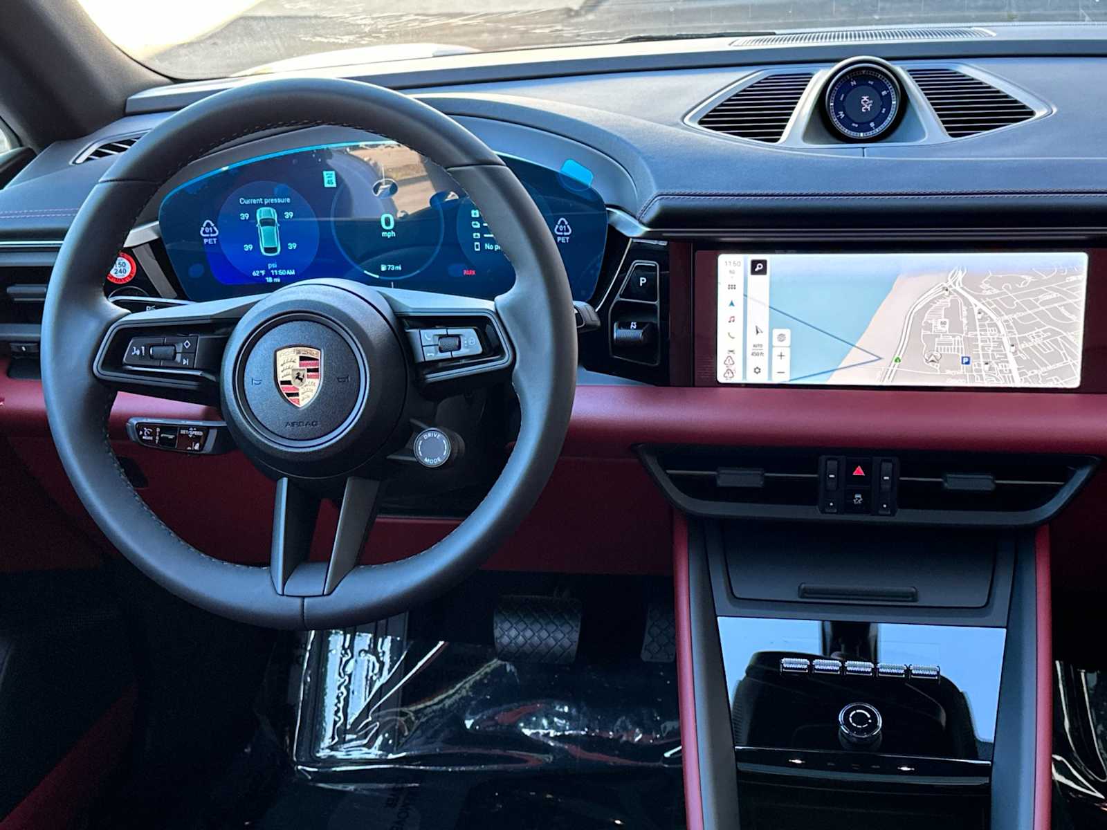 Thumbnail: 2024 Porsche Macan - 15