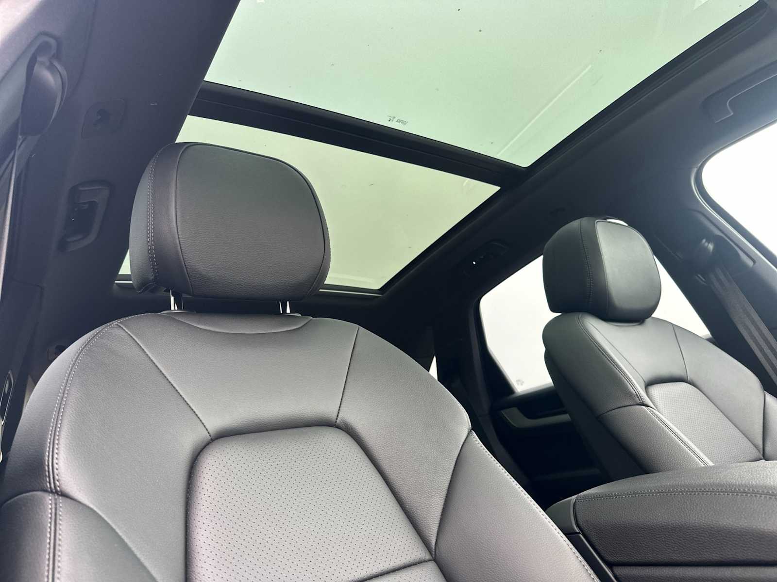 Thumbnail: 2025 Porsche Cayenne - 17