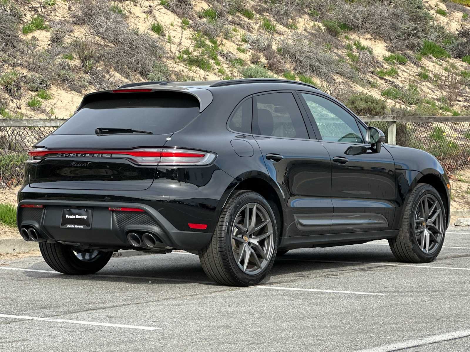 Thumbnail: 2026 Porsche Macan - 7
