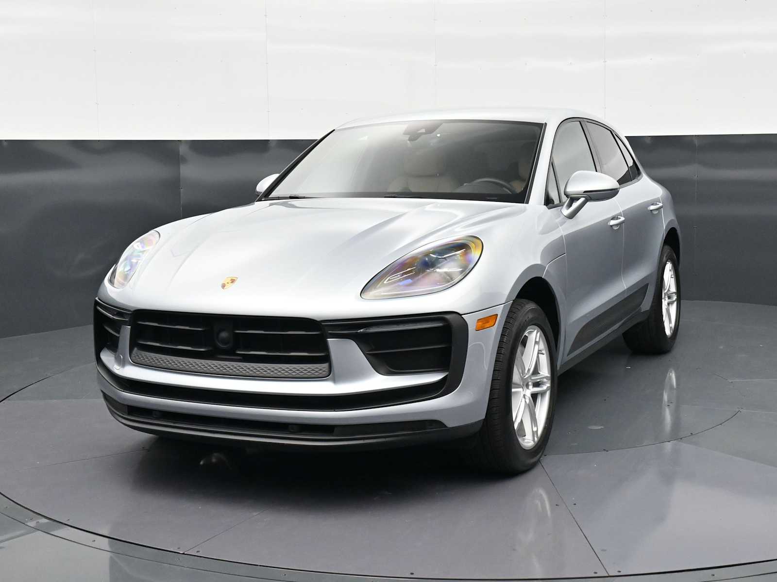 Thumbnail: 2025 Porsche Macan - 27