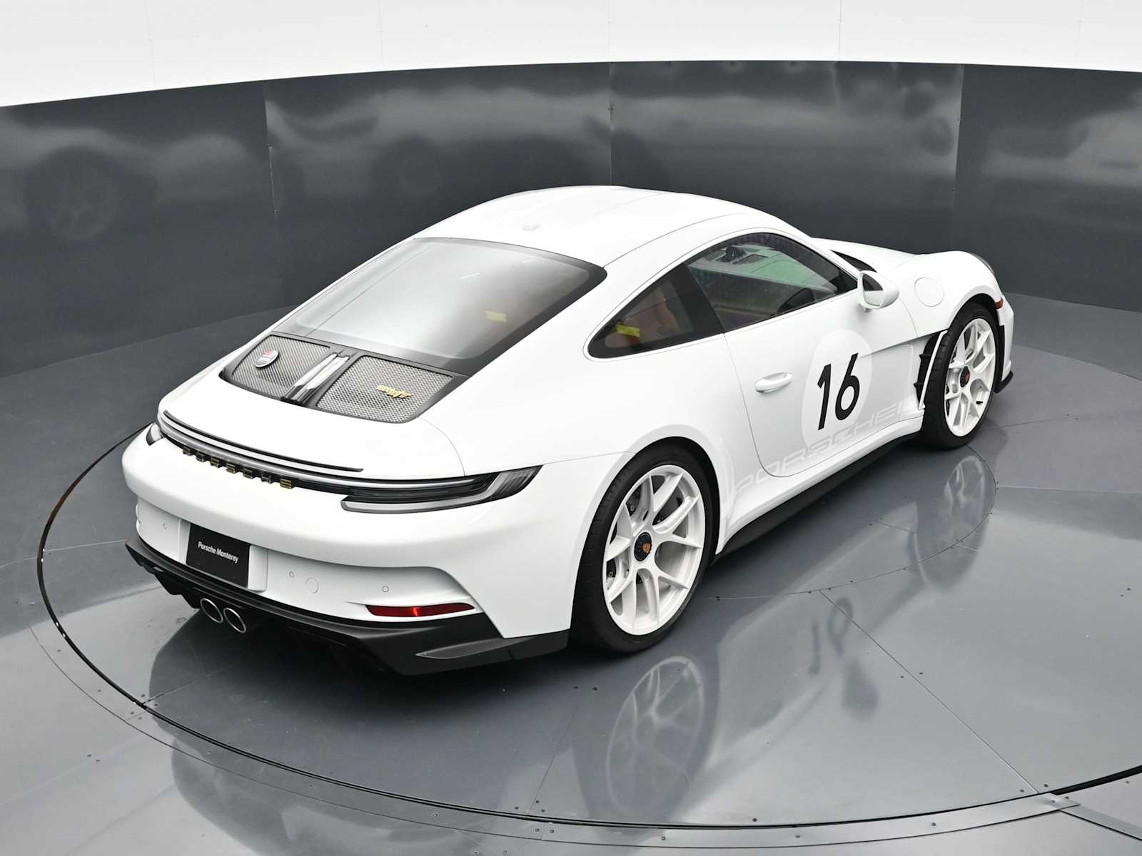 Thumbnail: 2024 Porsche 911 - 42