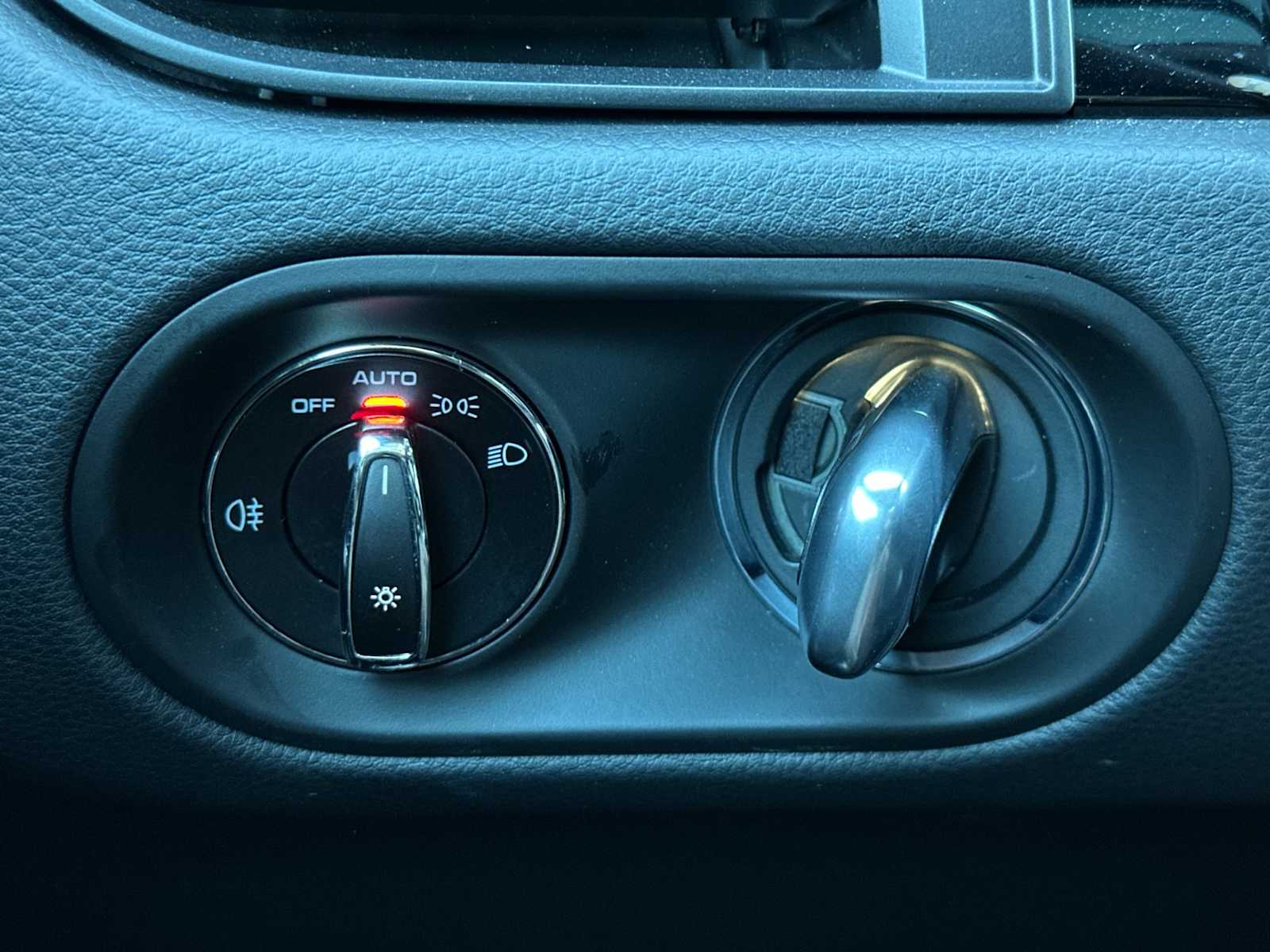 Thumbnail: 2024 Porsche Macan - 24